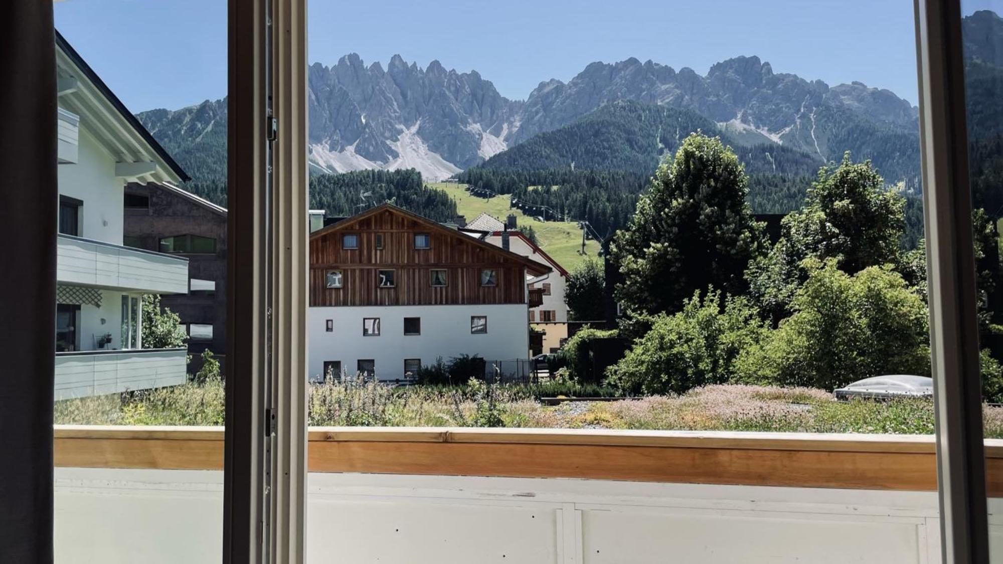 Wachtler Dolomite Apartments Innichen Exteriör bild