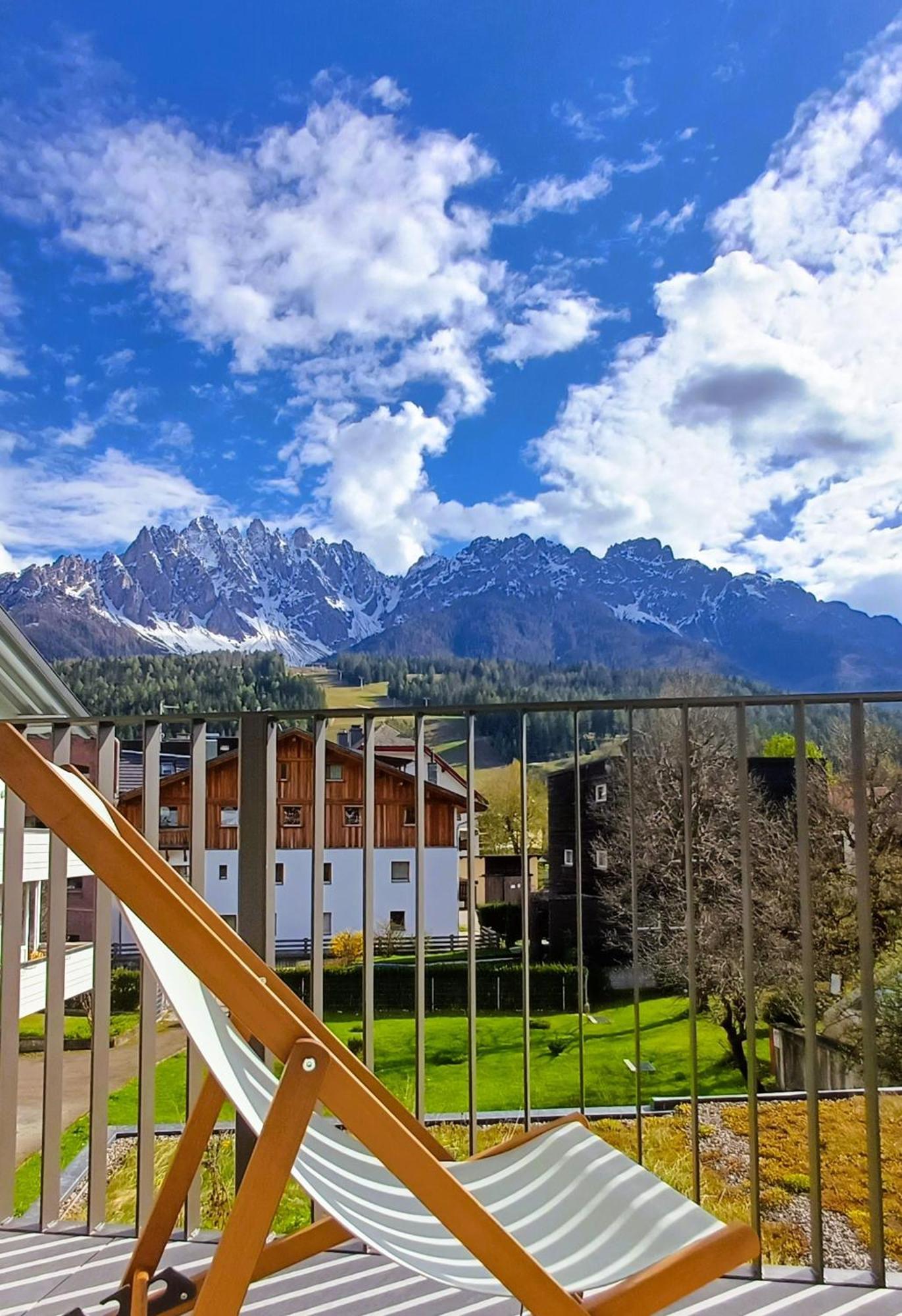 Wachtler Dolomite Apartments Innichen Exteriör bild